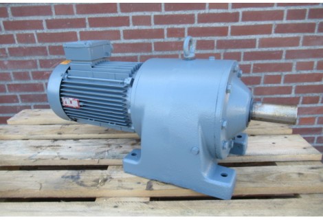 64 RPM 5,5 kW Asmaat 50 mm. Used.